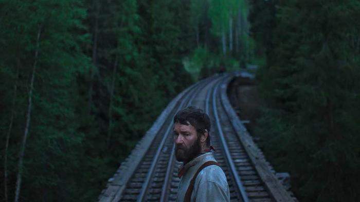 Netflix's Review: 'Train Dreams,' Starring Joel Edgerton, Felicity Jones